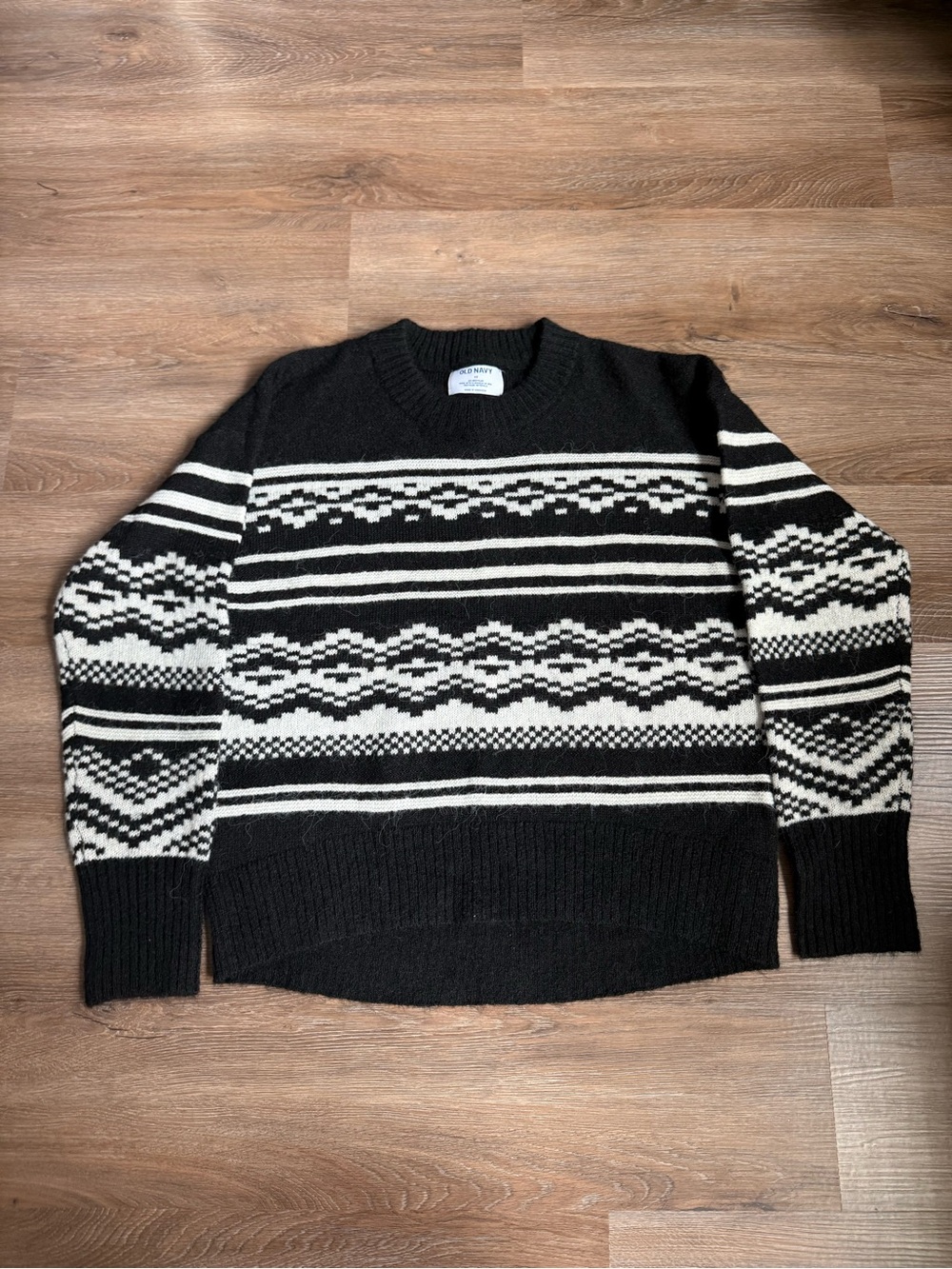 Old Navy Classic Black & White Patterned Crewneck Sweater